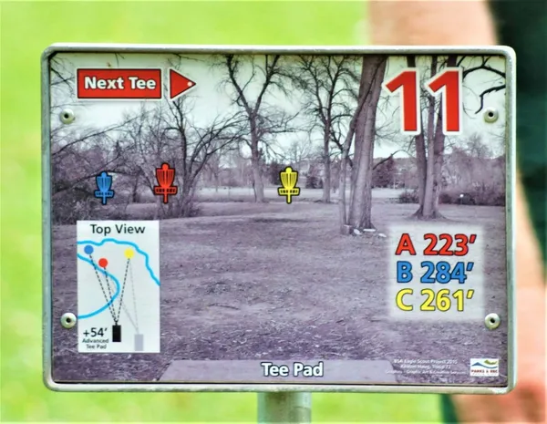 Jackson Park: Hole 11 · Tee pad, photo by Vern Lepine